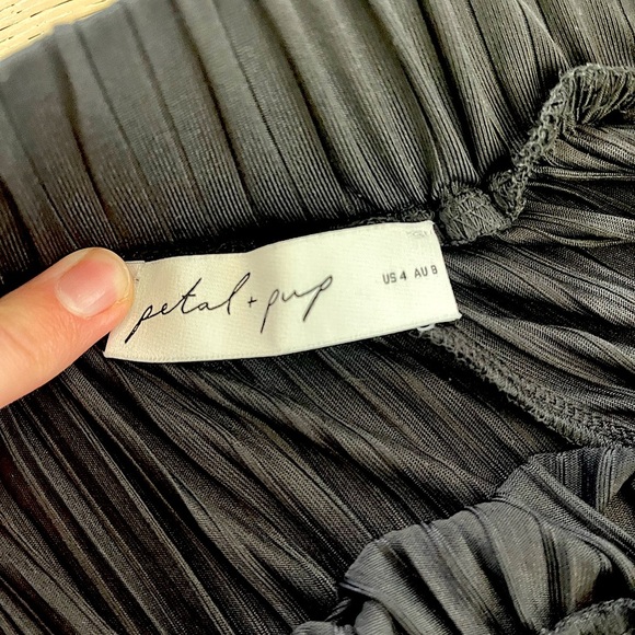 Petal + Pup Cher pants in black Women Size 4 Plisse Crop Office Going out Dressy - Picture 5 of 6